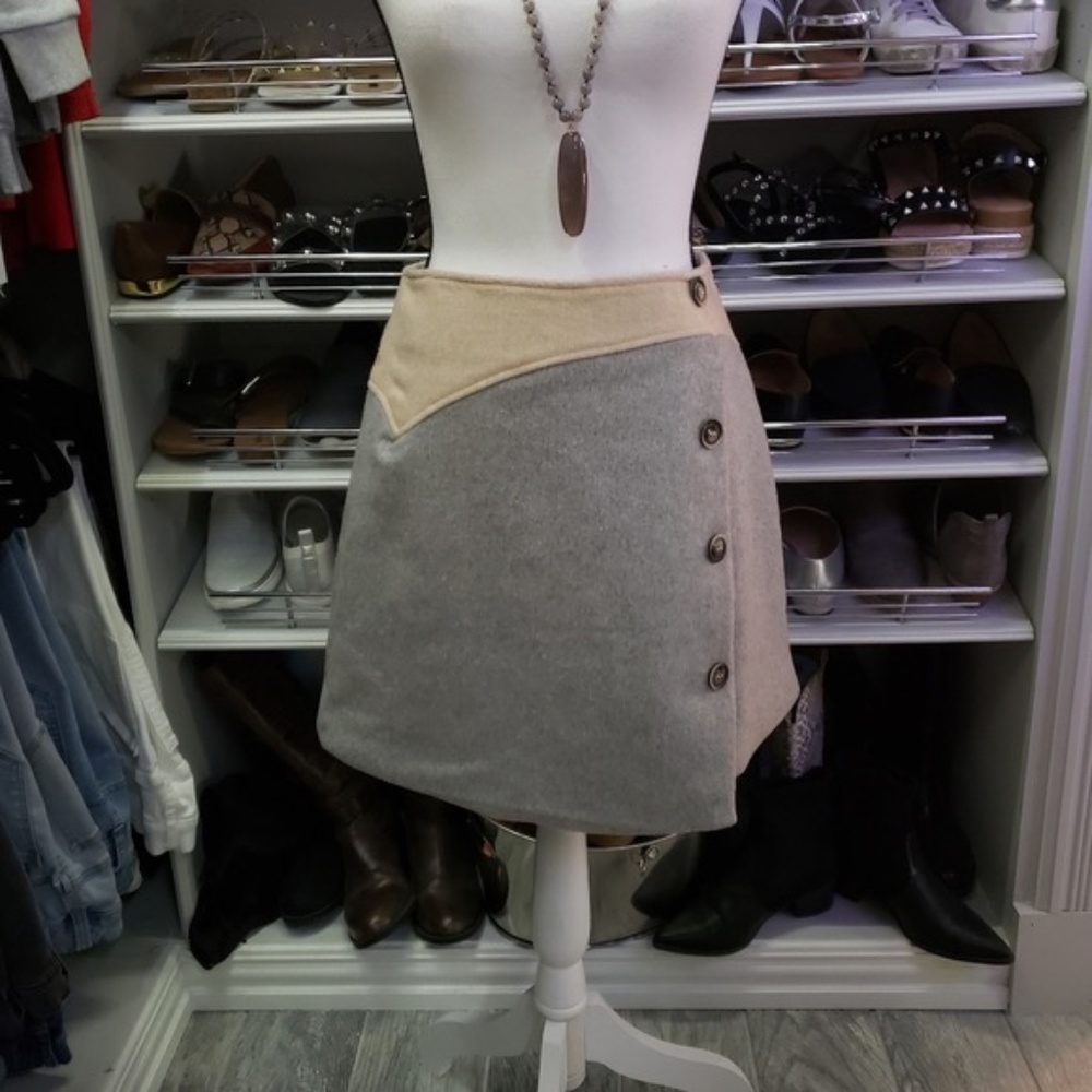 Line & Dot Contrasting Wool Skirt